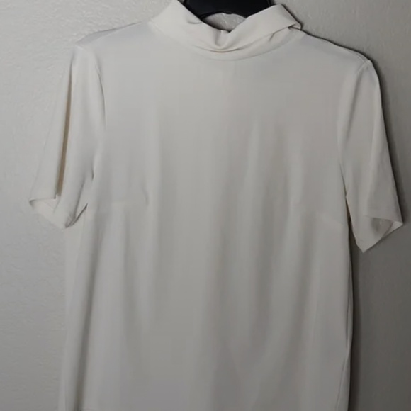 H&M- Button Down Top - Picture 2 of 4